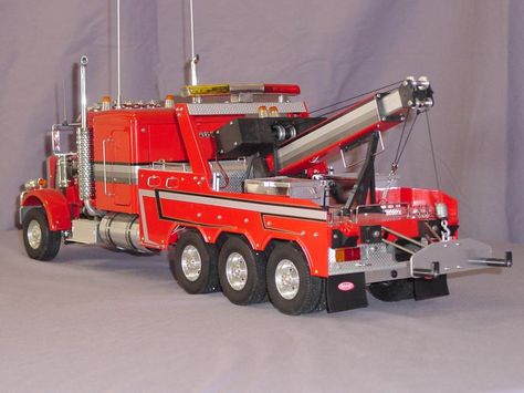 model trucks Heavy Wreckers, Peterbilt 359, Utility Truck, Model Cars Building, Model Truck Kits, Model Trucks, Train Truck, Hot Weels, Custom Big Rigs