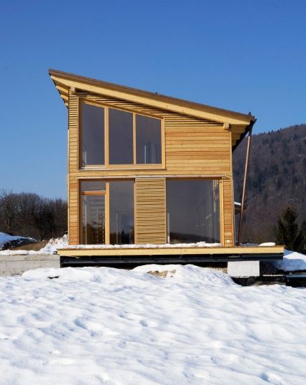 Mono slope roof Single Pitch Roof House, Sip House Plans, Pitch Roof House, Single Pitch Roof, Sip House, Monopitch Roof, Pitch Roof, Plan Chalet, Lean To Roof