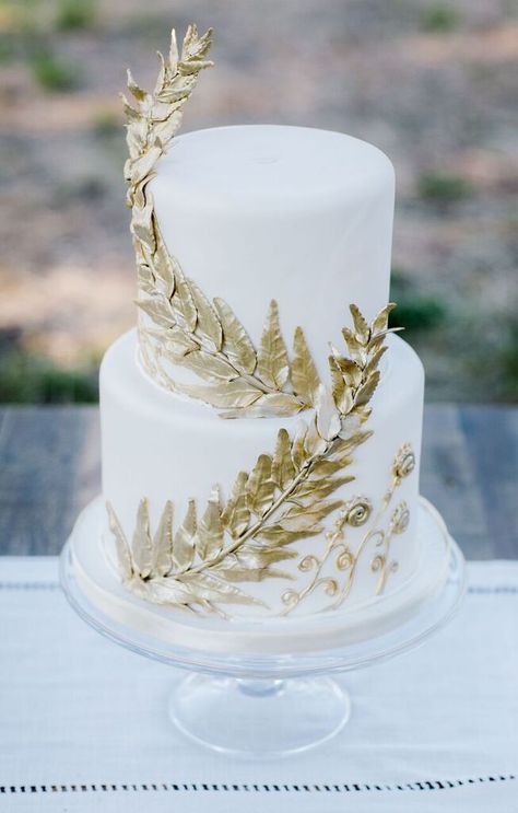 Greek Inspired Party, Goddess Cake, Greek Mythology Cake, Greek Cake Design, Goddess Party Theme, Greek Party Theme, Wedding Cake Theme, Goddess Party, Greek Cake