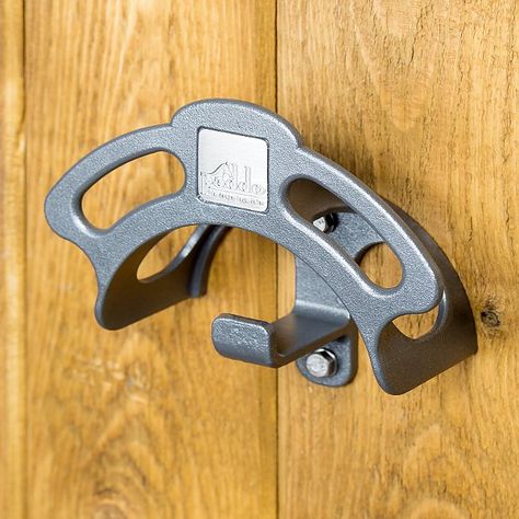 bridle hook XXL / paddo Pferdesportausrüster Barn Design, Horse Trailers, Hook Wall, Tack Room, Wood Screws, Horses, Wall, Leather