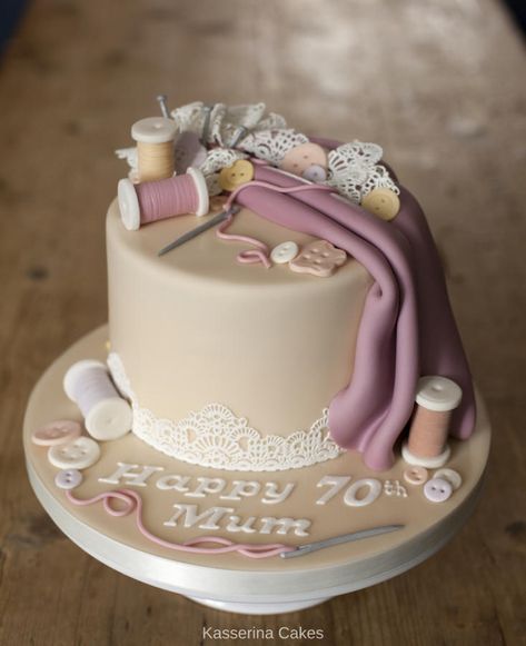 Birthday Cake For Mum, Knitting Cake, Sewing Machine Cake, Sewing Cake, Grandma Cake, Quilted Cake, Cakes Design, 70th Birthday Cake, Birthday Cakes For Women