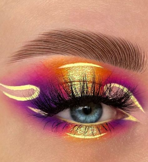 summer makeup ideas, vibrant makeup, summer makeup looks, colourful summer makeup, colorful makeup look, vibrant eyeshadow look Summer Make Up Looks, Daring Makeup, Sunset Eyeshadow, Purple Makeup Looks, Vibrant Makeup, Retro Makeup, Rave Makeup, Magical Makeup, Eye Makeup Pictures