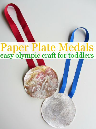 Great Olympic craft for toddlers. Simple and promotes pretend play.  going to do this when I am back to work after my holidays, Steph. :) Olympic Medal Craft, Winter Sports Crafts, Summer Olympics Crafts, Preschool Olympics, Sport Themed Crafts, Olympic Crafts, Olympics Activities, Summer Camp Crafts, Summer Preschool