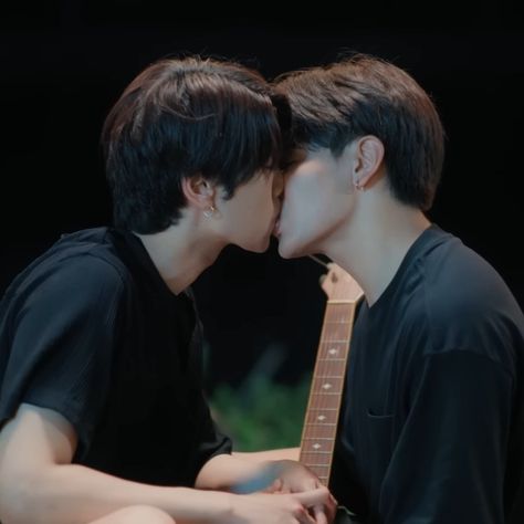 Hidden Agenda Kiss, Isak & Even, Hidden Agenda, Korean Drama Stars, Cute Couple Dp, Gmmtv Actors, Thai Drama, Gay Love, Love Pictures