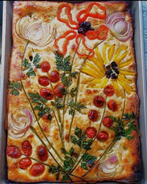 Foccia Bread Art, Foccacia Art, Cute Baked Goods, Focaccia Bread Art, Bread Art, Focaccia Bread, Food Drink Photography, Food Presentation, Homemade Pizza