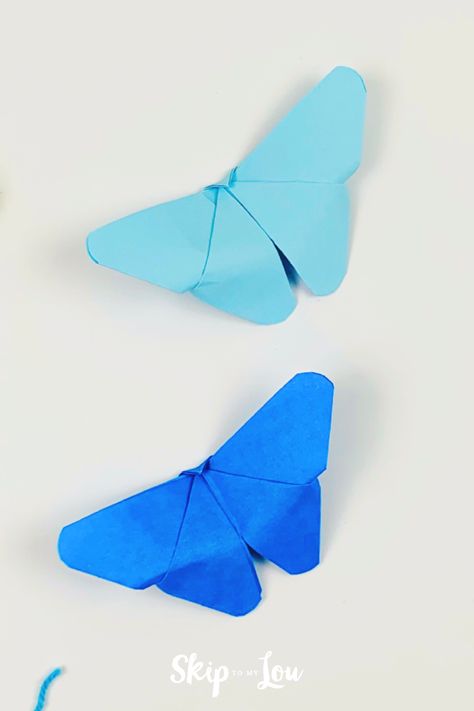 Easy Origami Butterfly {Paper Craft} Square Paper Origami, Butterfly Paper Craft, Origami Butterfly Easy, Origami Butterflies, Paper Butterfly Crafts, Origami Tutorial Easy, Origami Swan, Origami Gifts, Butterfly Tutorial