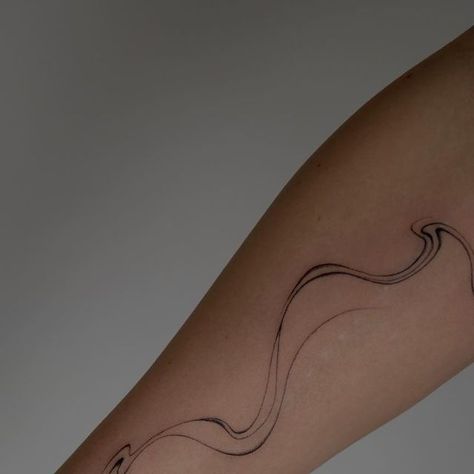 Anna Lea Milewski on Instagram: "Delicate flow 🤍" Flow Lines Tattoo, Wave Lines Tattoo, Wave Abstract Tattoo, Flow Tattoo Design, Ink Flow Tattoo, Flow Line Tattoo, Abstract Flow Tattoo, Water Fine Line Tattoo, Water Ripple Tattoo