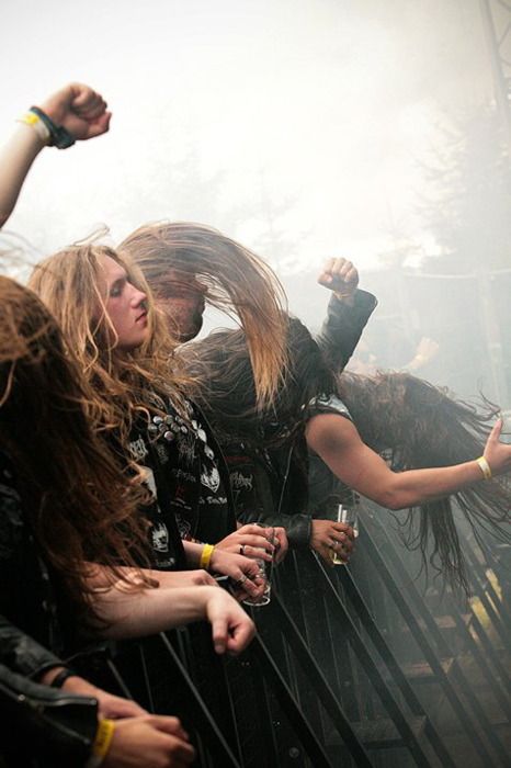 Even though these are guys, this picture shows when I'm at my happiest too :) Behind Blue Eyes, Bruce Dickinson, Power Metal, I'm With The Band, Concert Photography, Thrash Metal, Metal Music, Long Hair Styles Men, Live Concert