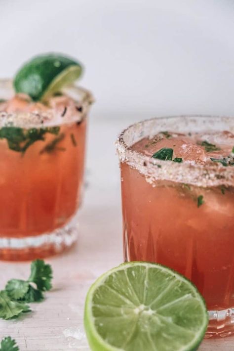 7 Non-Alcoholic Drinks for Dry January Margarita Mocktail Recipe, January Hello, Margarita Mocktail, Ginger Kombucha, Alcohol Free Drinks, Drink Recipes Nonalcoholic, Hello Glow, Dry January, Non Alcoholic Cocktails