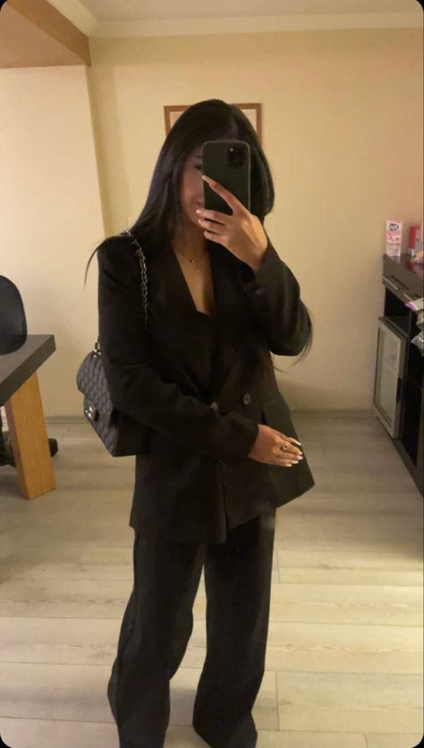 Outfit Blazer Noir, Outfit Jean Noir, Ensemble Blazer, Style Classe, Zara Drip, Mode Zara, Muslimah Fashion Outfits, Classy Casual Outfits, Hijabi Fashion