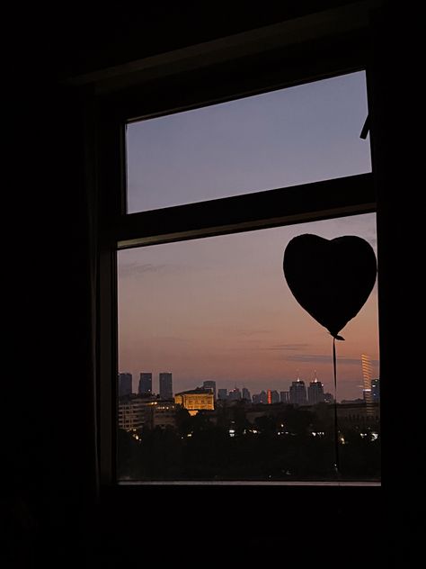 #aesthetic #wallpaper #heart #balloons #honeymoon #love #city #sunset #cityscape #downtown #romantic Heart Balloon Aesthetic, Aesthetic Wallpaper Heart, Balloon Aesthetic, Sunset Cityscape, Balloon Heart, Wallpaper Heart, Heart Aesthetic, Skool Luv Affair, City Sunset