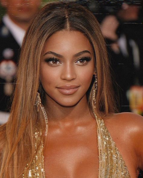 Beyonce Makeup, Women Goddess, Goddess Women, Beyonce Pictures, Beyonce Hair, Queen Bee Beyonce, Beyonce Outfits, Beyonce Style, Beyoncé Giselle Knowles-carter