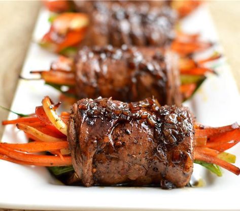 Balsamic Glazed Steak Rolls, Glazed Steak, Steak Rolls, Skirt Steak, Balsamic Glaze, Beef Dishes, Meat Dishes, Paleo Recipes, Meat Recipes