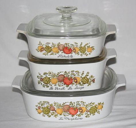 10 Rarest CorningWare Patterns: Value and Price Guide Skillet Casserole, Corningware Vintage, Vintage Pyrex Patterns, Vintage Dishes Antiques, Pyrex Vintage Rare, Vintage Pyrex Dishes, Vintage Corningware, Pyrex Dishes, Pyrex Patterns