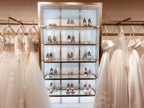 Wedding Boutique Interior Design, Prom Store Interior, Bridal Shop Interior, Bridal Shop Decor, Bridal Shop Ideas, Bridal Room Decor, Boutique Layout, Bridal Boutique Interior, Wedding Atelier