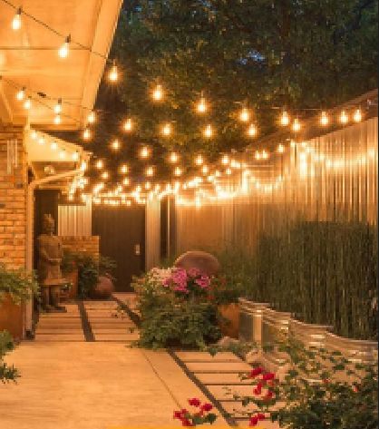 Outdoor Party Lights Backyards, Hanging Backyard Lights, Backyard Festoon Lights, Festoon Lights Courtyard, String Lights Bar, Lights In Backyard Hanging, Twinkle Lights Garden, Garden Party Lighting Ideas, Steing Lights