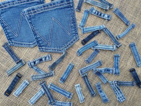 Denim Belt Loops Denim Scraps Ideas, Denim Crafts Upcycling, Tea Poems, Denim Table Runner, Denim Placemats, Jeans Projects, Bubble Wreath, Denim Recycle, Country Craft Ideas