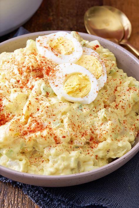 Southern Potato Salad Southern Potato Salad Recipe, Best Potato Salad Recipe, Crispy Oven Fried Chicken, Southern Potato Salad, Big Family Meals, Creamy Potato Salad, Southern Recipes Soul Food, Potato Salad Recipe, Oven Fried