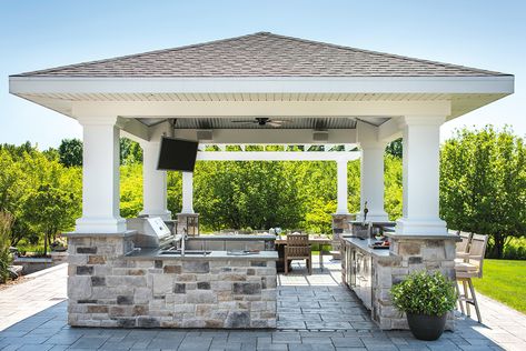 Outdoor Living: Kitchen Design Considerations - QUALIFIED REMODELER Big Cottages, Outdoor Living Kitchen, Gazebo With Fire Pit, Backyard Patio Deck, Suburban Home, Modern Patio Design, Pool House Designs, Outdoor Pavilion, Backyard Gazebo