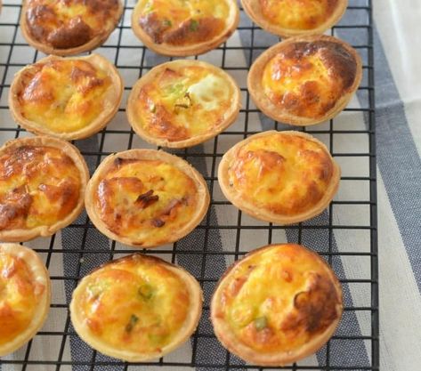 Mini Ham and Cheese Quiches - Create Bake Make Recipes Quiche, Recipes Russian, Pies Chocolate, Ham Quiche, Cheese Quiche Recipe, Fruit Salad With Pudding, Mini Quiche Recipes, Kids Lunch Boxes, Chocolate Tarts