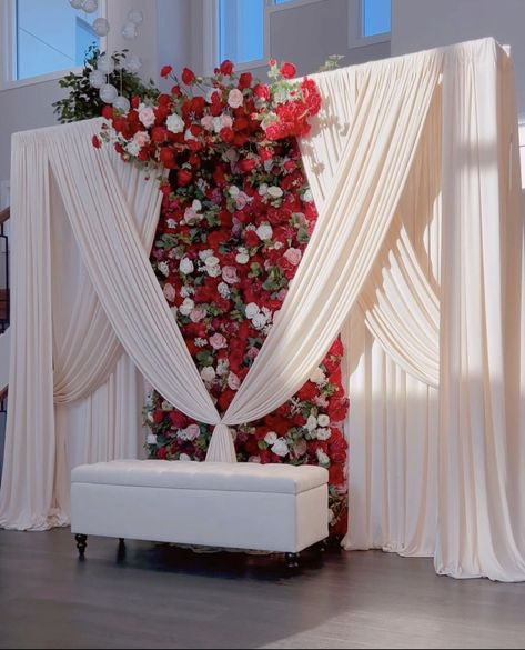 Wedding Draping Backdrop, Luxury Wedding Centerpieces, Wedding Tent Decorations, Draping Ideas, Wedding Draping, Simple Stage Decorations, Gate Decoration, Red And White Weddings, Wedding Decor Photos