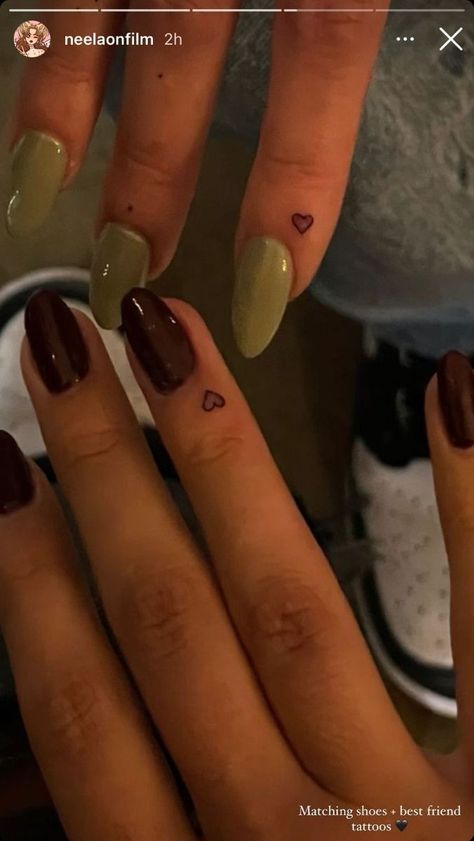 Thumb Tattoos, Tato Minimal, Small Girly Tattoos, Finger Tattoo For Women, Om Tattoo, Small Pretty Tattoos, Petite Tattoos, Small Hand Tattoos, Classy Tattoos