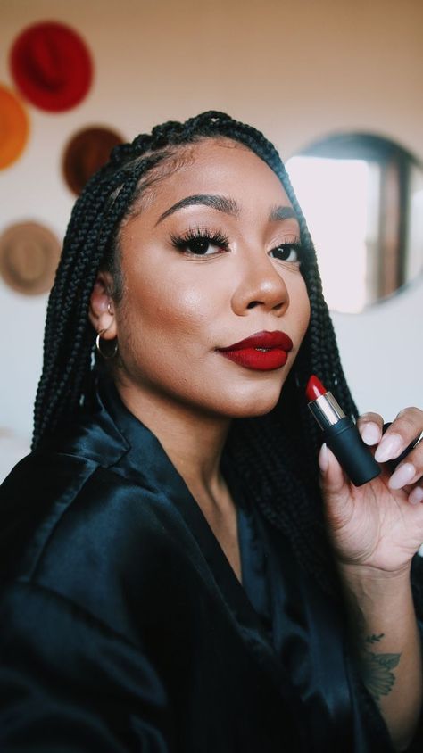 Black Women Pink Lipstick, Red Lipstick Brown Lip Liner, Red Lip Brown Liner, Brown Matte Lipstick For Black Women, Red Matte Lipstick Black Women, Matte Red Lipstick For Dark Skin, Fall Lipstick Colors For Black Women, Brown Lip Liner With Red Lipstick, Matte Lipstick Black Women