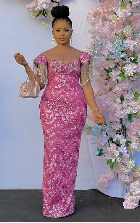 Asoebi Styles Lace Classy, Lace Asoebi, Latest Lace Styles, Owambe Styles, Asoebi Lace, Aso Ebi Lace Styles, Lace Long Gown, Stylish Naija, Nigerian Lace Styles Dress