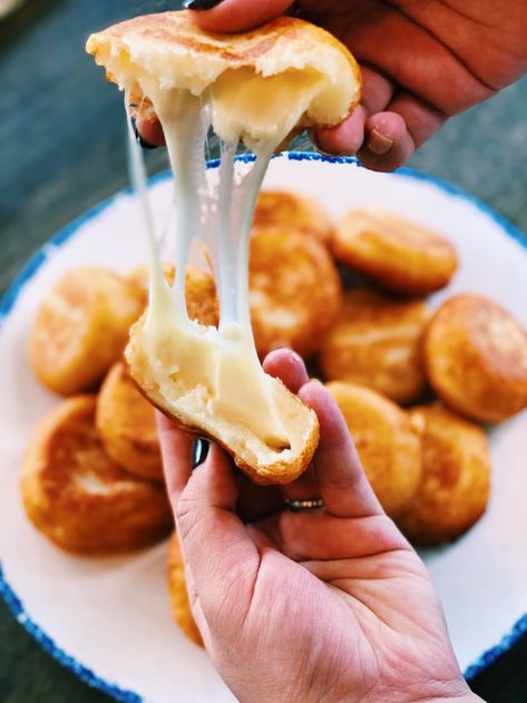 Korean Cheesy Potato Pancake (4 Ingredients ONLY!) - Tiffy Cooks Japanese Potato Pancake, Potato Cheese Pancakes, Korean Potato Pancake, Korean Potatoes, Korean Sweet Potato, Tiffy Cooks, Potato Pancake, Potato Cheese, Cheese Pancakes