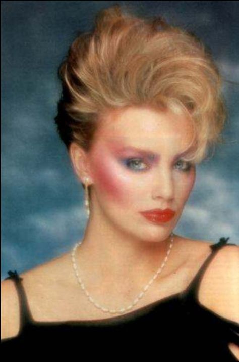 1980 Makeup, 80s Hair And Makeup, 1980s Makeup And Hair, 80s Makeup Looks, 80’s Makeup, 1980s Makeup, 1980s Hair, 80s Fancy Dress, Look 80s