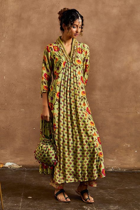 Shop for these amazing collections of Green Cotton Silk Printed Floral High Neck Collar Tunic And Pant Set For Women by Label Kinjal Modi online at Aza Fashions. Printed Embroidery, High Neck Collar, Scallop Border, Kurta Pant Set, Green Tunic, Style Guru, Floral Print Tunic, Kurta Neck Design, Salwar Kamiz