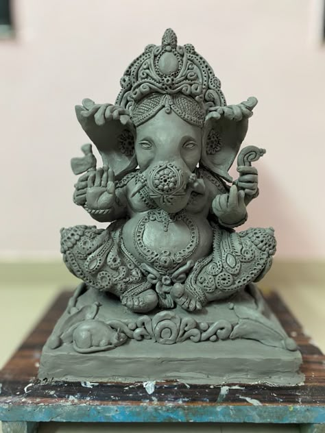 Hindu Clay Art, Handmade Ganpati Idol, Ganesha Idol Clay, Clay Ganesha Handmade, Ganesha Clay Art, Ganesha Craft, Ganapati Painting, Green Ganesha, Ganesha Festival