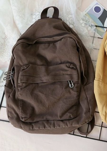 Cute Rucksacks, Brown Jansport Backpack, Vintage School Backpacks, Vintage Backpacks Aesthetic Grunge, Plain Backpack, Grunge Backpacks For School, Old Backpack Aesthetic, University Backpack Aesthetic, Canvas Backpack Aesthetic