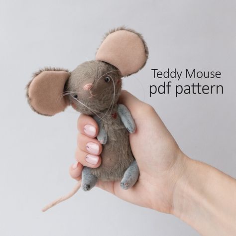 Pandas, Pictures Of Mice, Teddy Bear Making, Mouse Pictures, Mouse Pattern, Mouse Crafts, Animal Sewing Patterns, Sewing School, Pet Mice