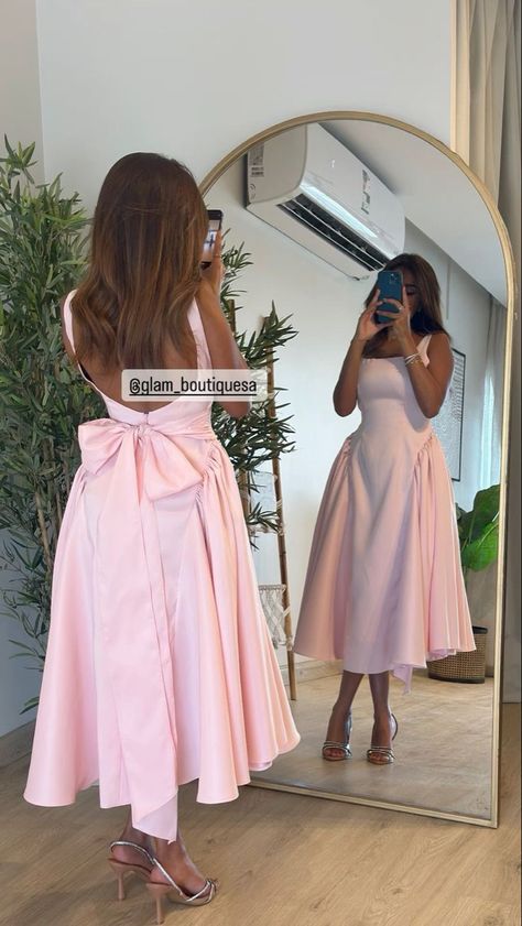 Dinner Dress Designs, Birthday Outfits Designer, Modest Birthday Outfit Ideas For Women, Birthday Dress Modest, Matriculation Outfit Ideas, How To Dress Modestly, English Wedding Guest Attire, Pink Elegant Outfit, Birthday Dresses Pink