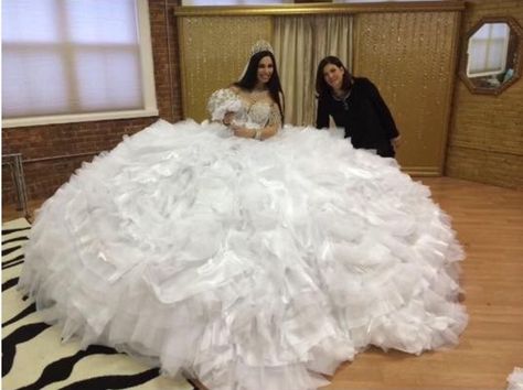 US $15,000.00 Pre-owned in Clothing, Shoes & Accessories, Wedding & Formal Occasion, Wedding Dresses Cake Truck, Sondra Celli, Ugly Wedding Dress, Ruffle Bridal Gown, Bodas Boho Chic, Bride Cake, Truck Cake, Big Wedding Dresses, Wedding Dress Gallery