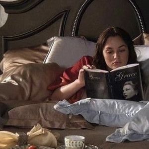 Waldorf Reading, Waldorf Books, Blair Waldorf Aesthetic, Girly Movies, Academic Motivation, Blair Waldorf, Future Life, Just Girl Things, Study Motivation