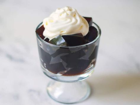 Coffee Jelly Recipe, Coffee Jello, Ice Cube Tray Recipes, Best Coconut Milk, Sushi Train, Homemade Jello, Coconut Ice Cream Recipes, Coconut Milk Ice Cream, Coffee Jelly