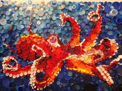 Earthday Project, Plastic Bottle Cap Art, Bottle Top Art, Plastic Fish, Plastic Bottle Caps, Plastic Bottle Art, Cap Art, Recycled Art Projects, Bottle Cap Art