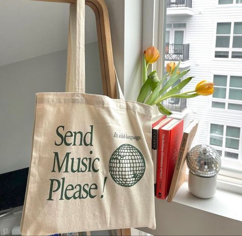 Downtown Girl Tote Bag, Aesthetic Downtown Girl, Aesthetic Downtown, Downtown Girl Aesthetic, Aesthetic Bag, Mac Demarco, Comfort Place, Bags Ideas, Tote Bag Aesthetic