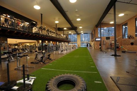 Fitness Design Gym, Warehouse Gym, Fitness Studio Training, Dream Gym, Gym Antrenmanları, Fitness Gym, Gym Facilities, Gym Design Interior, Indoor Gym