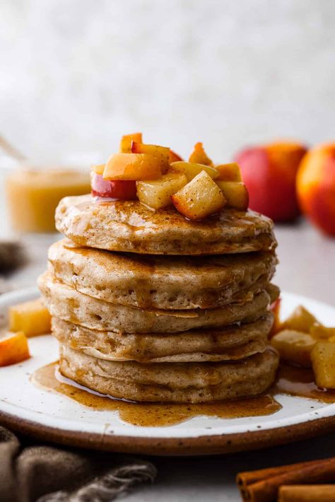 Applesauce Pancakes, Apple Pancake Recipe, Healthy Chocolate Banana, Easy Breakfast Options, The Recipe Critic, Apple Pancakes, Caramel Desserts, Recipe Critic, Homemade Syrup