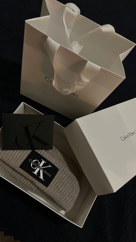 #calvinkleinjeans #calvin #winter #gift Calvin Klein Gift For Him, Calvin Klein Wallpaper Iphone, Luxury Birthday Gifts Men, Calvin Klein Outfits Aesthetic, Expensive Gifts For Boyfriend, Expensive Gifts Aesthetic, Expensive Gifts For Him, Expensive Gifts For Men, Luxury Gift For Men