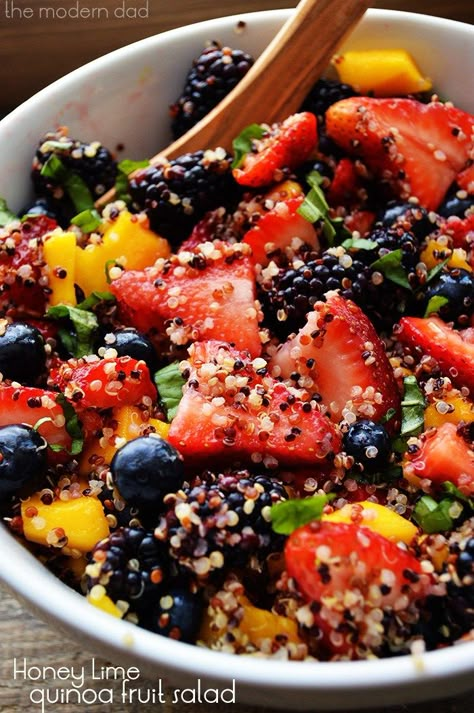 Healthy Fast Food Breakfast, Quinoa Fruit Salad, Drinks Chocolate, Fast Healthy Breakfast, Chips Recipes, Easy Fruit Salad Recipes, Fast Food Breakfast, Salad Kale, Best Fruit Salad