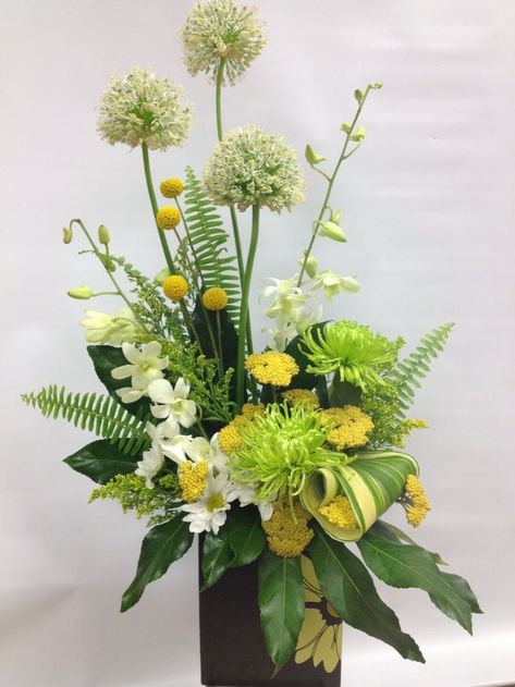 Green And White Flower Arrangements, Contemporary Flower Arrangements, Modern Floral Arrangements, Tropical Floral Arrangements, Tropical Flower Arrangements, White Flower Arrangements, Altar Flowers, Large Flower Arrangements, Corporate Flowers