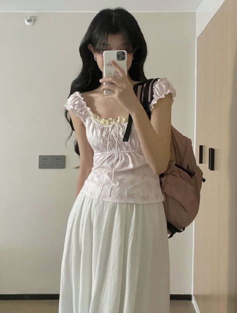 Shoujo Girl Outfit Aesthetic, Shoujo Girl Outfit, Shoujo Life, Himekaji Outfits, Ulzzang Outfit, Shoujo Girl, White Skirt Outfits, White Long Skirt, Long Skirt Outfits