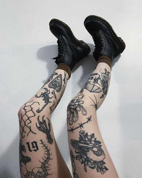 instagram@kxrlymxrie ✨ #darktatttoos Tattoo Pierna, Shin Tattoo, Tattoo Placements, Full Leg Tattoos, Goth Tattoo, Omerta Tattoo, Original Tattoos, Leg Tattoos Women, Stylist Tattoos