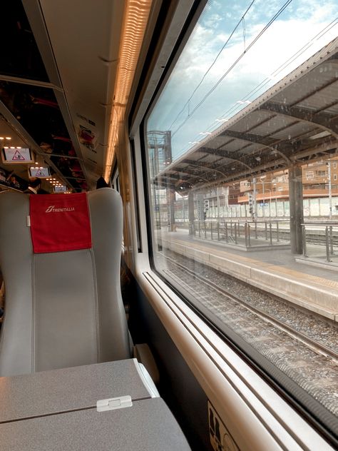 Train trip, eurotrip, solo travel italy, solo traveler, florencia, florence, firenze, verona, day trip, experience, Europe Train, The Train, Verona, I Love, Train, Travel, Pins, Quick Saves