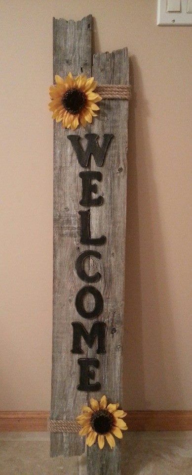 Weathered Welcome Sign I made from repurposed fencing Pumpkin Painting Ideas Fall, Painting Ideas Fall, Picket Fence Crafts, Barn Board Projects, Nordic Diy, Paint Pumpkins, Painting Pumpkins, Pumpkin Painting Ideas, Simple Decoration