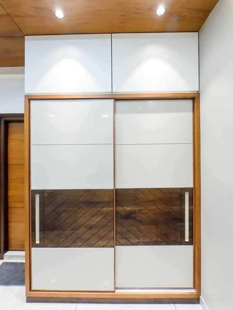 Bedroom Cabord Designs, Wall Cupboard Bedroom, Bedroom Wardrobe Laminate Designs, Sunmica Designs Wardrobe, Sliding Wardrobe Design Modern Luxury, Sliding Wardrobe Design Bedroom, Sliding Wardrobe Doors Modern, Bedroom Sliding Wardrobe, Modern Sliding Wardrobe